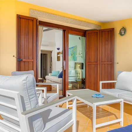 Terrazza Su Tavolara Апартаменти *